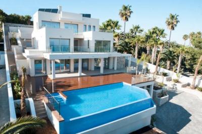 Luxury Property in Moraira with Great Sea Views