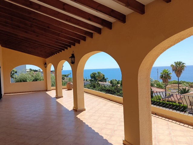 Storslått middelhavsvilla nær Bassetes Beach Calpe