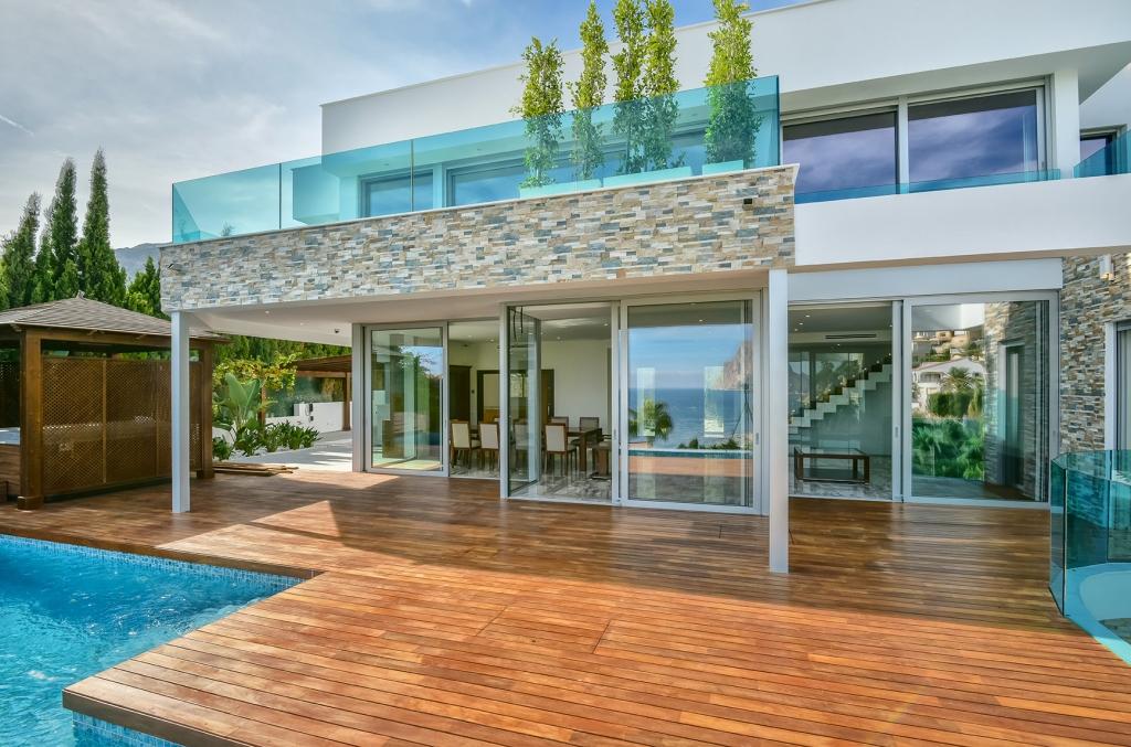 Storslått luksuriøs strandvilla i Puerto Blanco Calpe