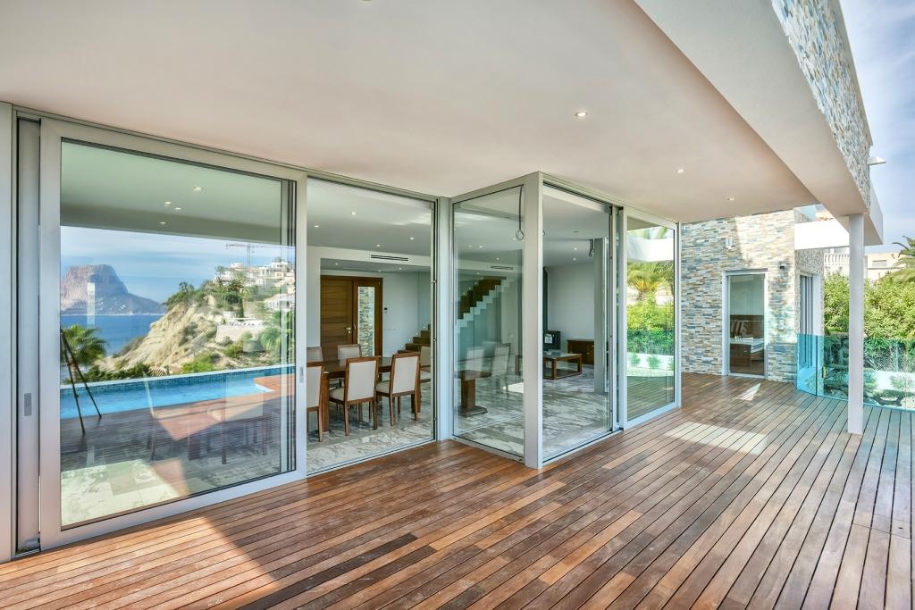 Storslått luksuriøs strandvilla i Puerto Blanco Calpe