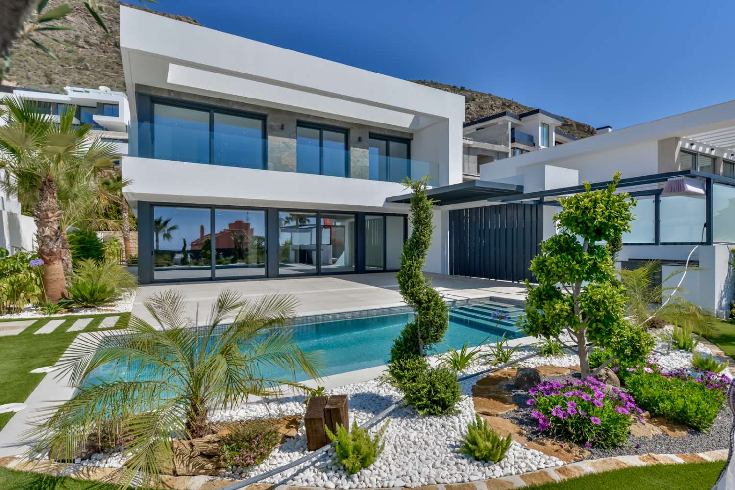 Fabelaktig splitter ny villa i Finestrat svært nær strendene i Benidorm