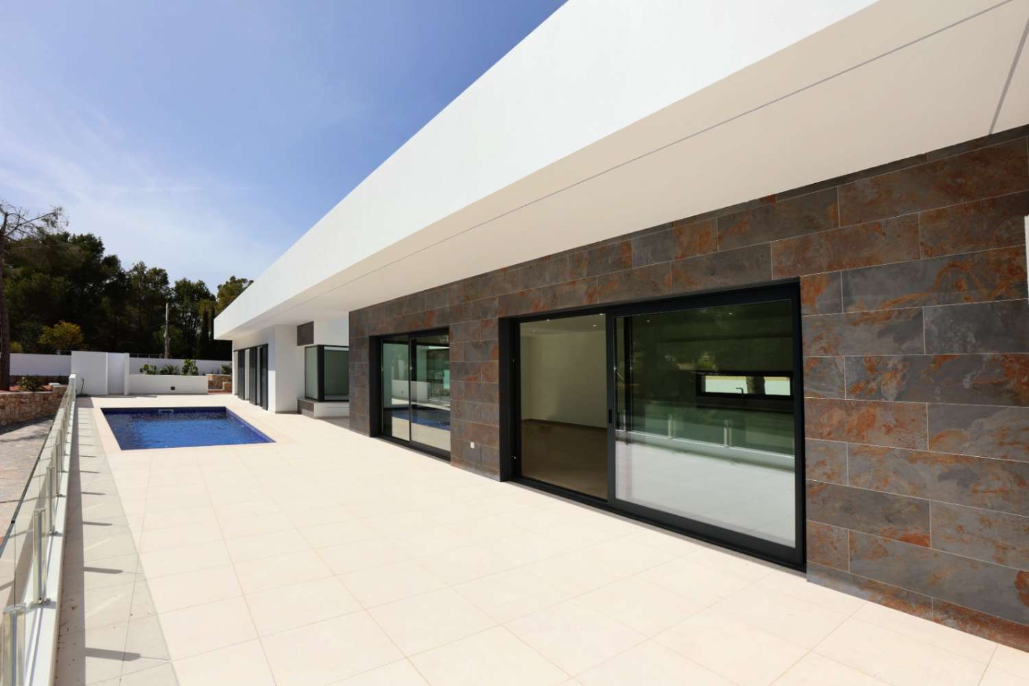 Modern and Sunny Villa in the Coastal Area of Benissa