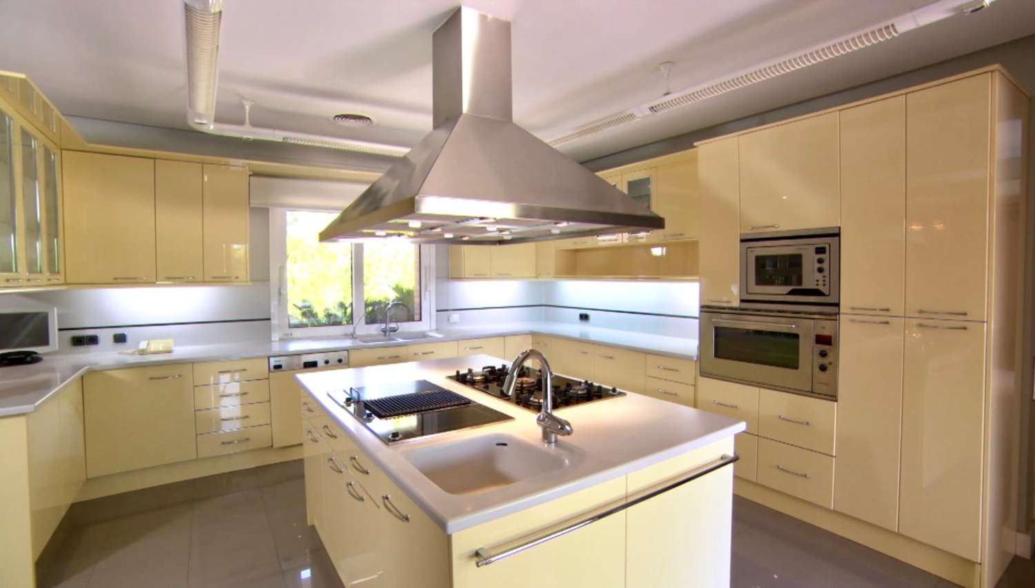 Villa til salgs til Algoda-Matola-Llano de San José (Elche)